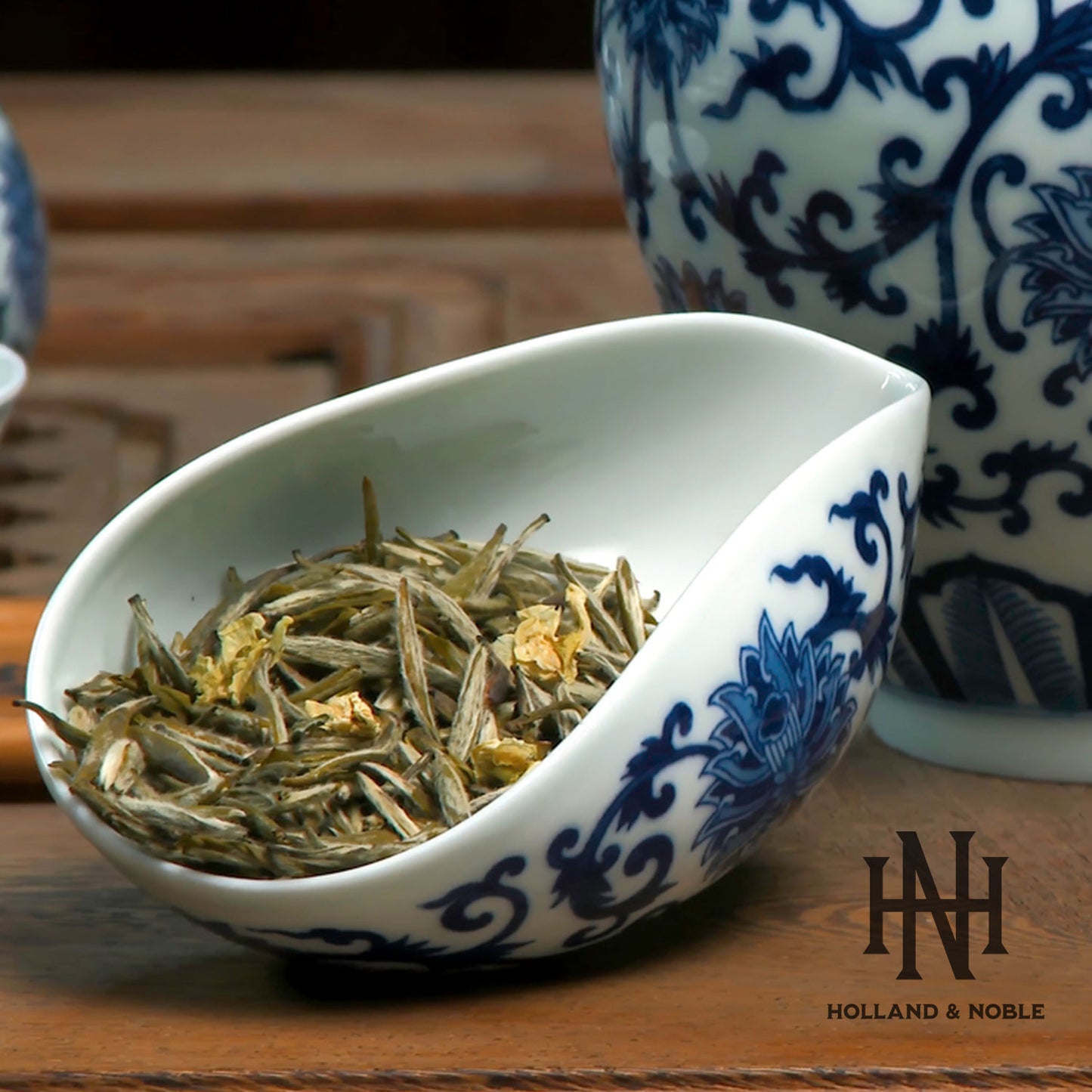 Holland & Noble - White Peony Tea - Witte Thee - Premium Bai Mu Dan Chá - 白牡丹 茶 - Pai Mu Tan - 80 gram Losse thee in luxe blikverpakking
