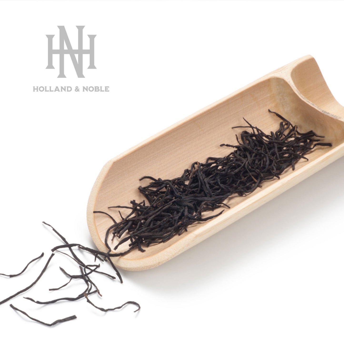 Holland & Noble - Lapsang Souchong - Premium Zheng Shan Xiao Zhong Chá - 拉破嗓艘重 茶 - 100 gram Losse thee in luxe blikverpakking